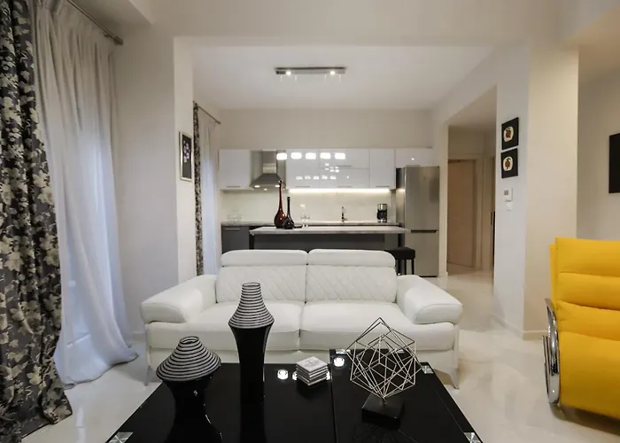 Erythrina #colony_deluxe_suite سالونيك